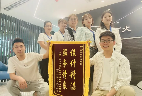 以服務(wù)為己任，以滿意為準則——萬家燈火好評如潮！